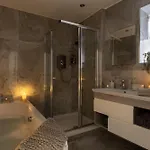 Skyway Luxury With Jacuzzi Bath Apartment Bradford (West Yorkshire)