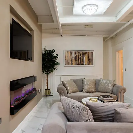 Skyway Luxury With Jacuzzi Bath Apartment Bradford (West Yorkshire)