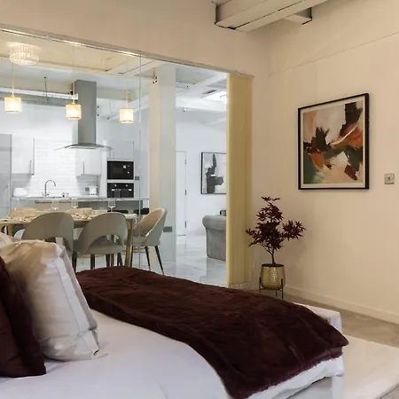 Apartment Skyway Luxury With Jacuzzi Bath