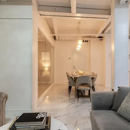 Apartment Skyway Luxury With Jacuzzi Bath *