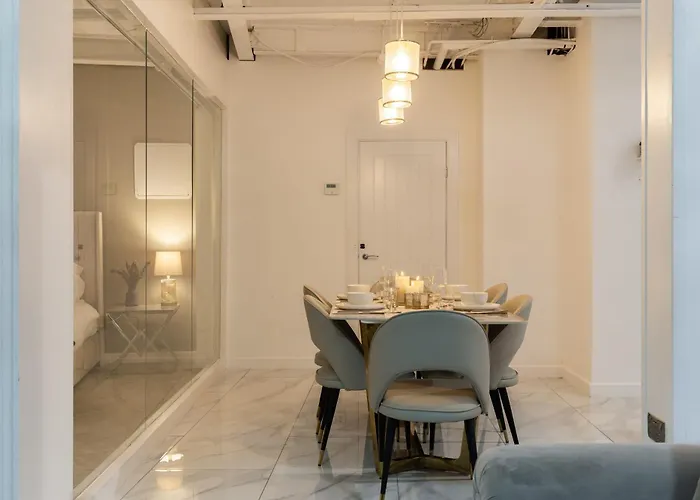 Skyway Luxury With Jacuzzi Apartment Bradford (West Yorkshire)